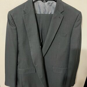 Men's Haggar Gray Suit 50L